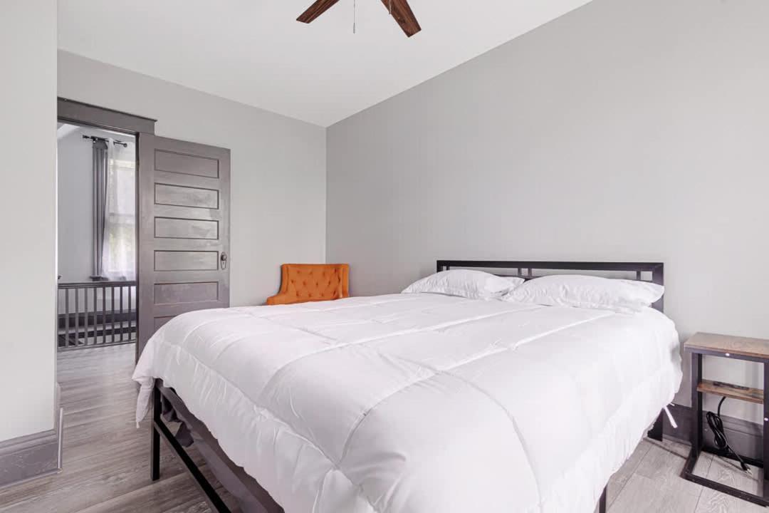 Cozy 4br 1ba Close To The Falls Holiday home Niagara Falls
